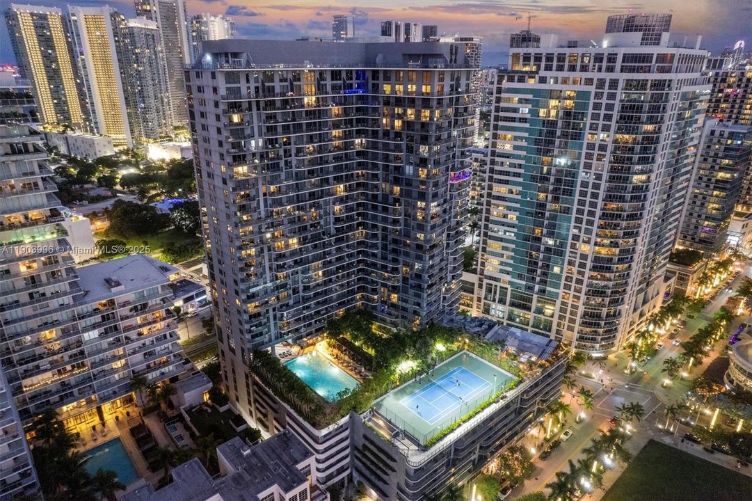 待售: $1,100,000 (3 贝兹, 3 浴室, 1435 平方英尺)