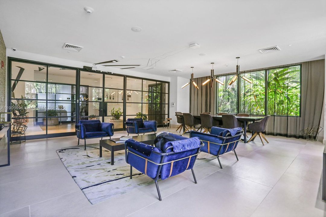 待售: $1,100,000 (3 贝兹, 3 浴室, 1435 平方英尺)