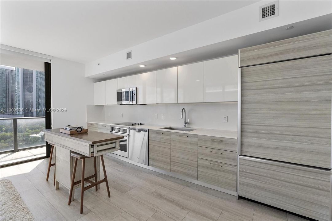 待售: $1,100,000 (3 贝兹, 3 浴室, 1435 平方英尺)