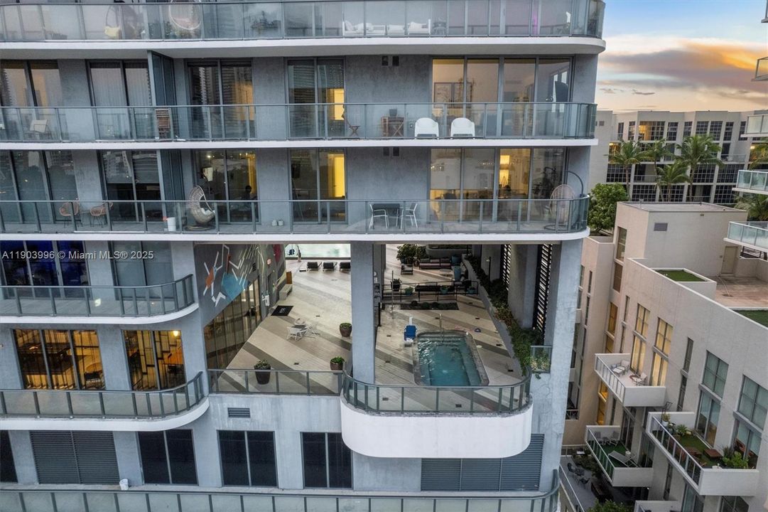 待售: $1,100,000 (3 贝兹, 3 浴室, 1435 平方英尺)