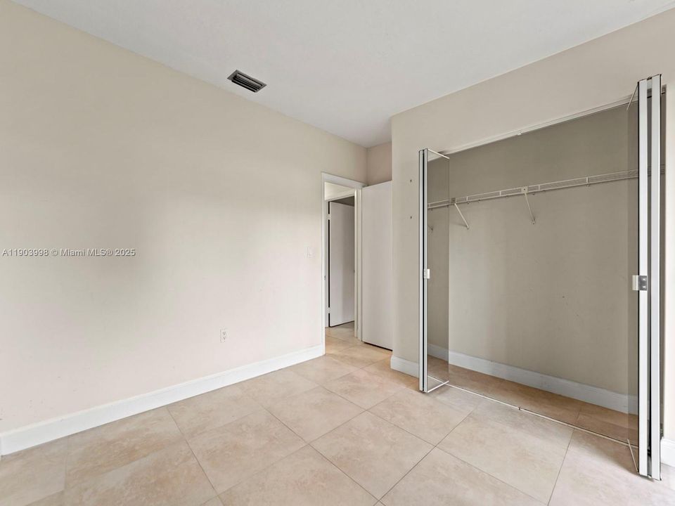 Под контрактом: $465,000 (3 спален, 2 ванн, 1431 Квадратных фут)