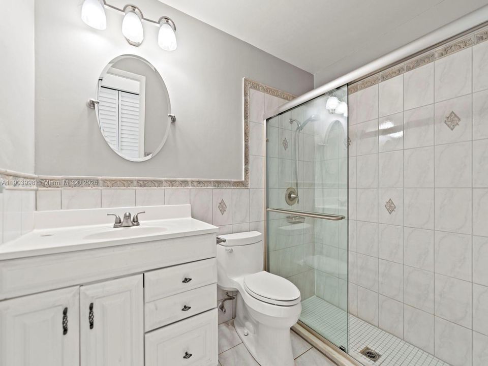 Под контрактом: $465,000 (3 спален, 2 ванн, 1431 Квадратных фут)