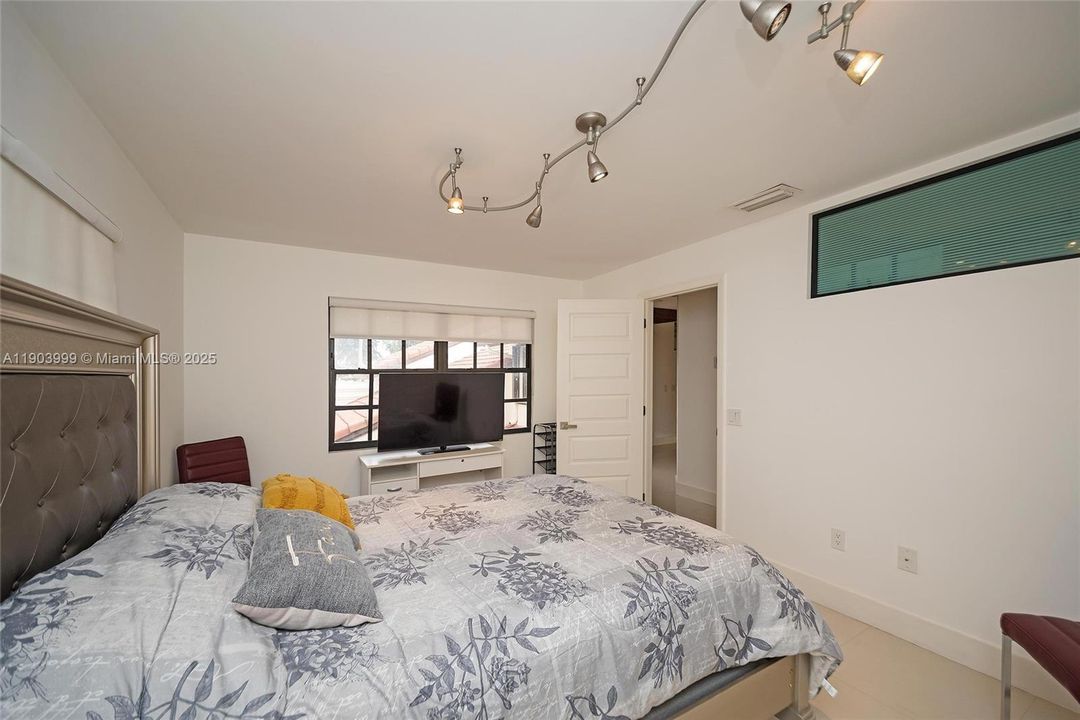 En Renta: $6,500 (3 camas, 2 baños, 2037 Pies cuadrados)