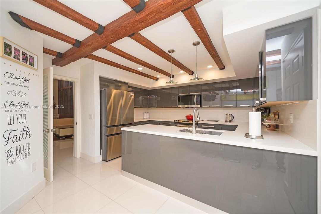 En Renta: $6,500 (3 camas, 2 baños, 2037 Pies cuadrados)