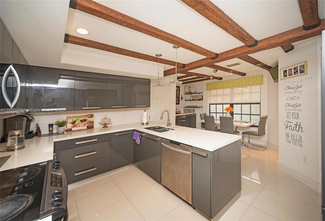 En Renta: $6,500 (3 camas, 2 baños, 2037 Pies cuadrados)