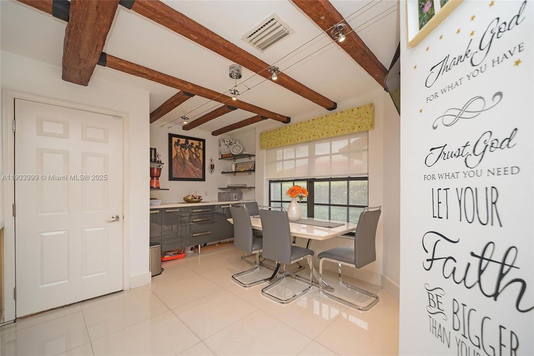 En Renta: $6,500 (3 camas, 2 baños, 2037 Pies cuadrados)