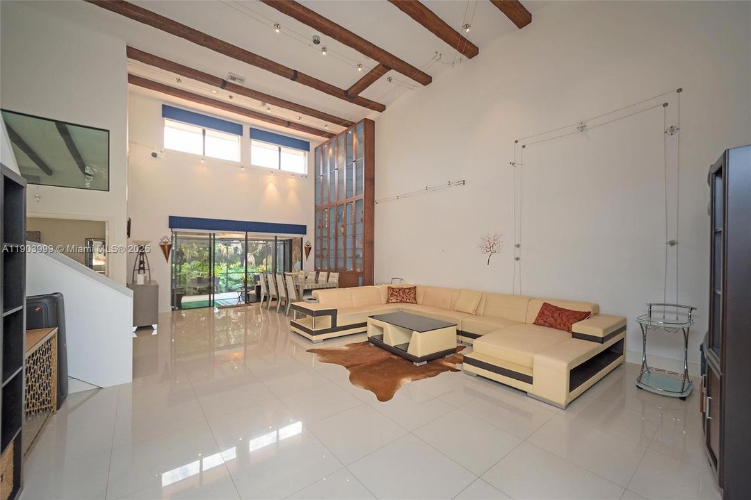 En Renta: $6,500 (3 camas, 2 baños, 2037 Pies cuadrados)