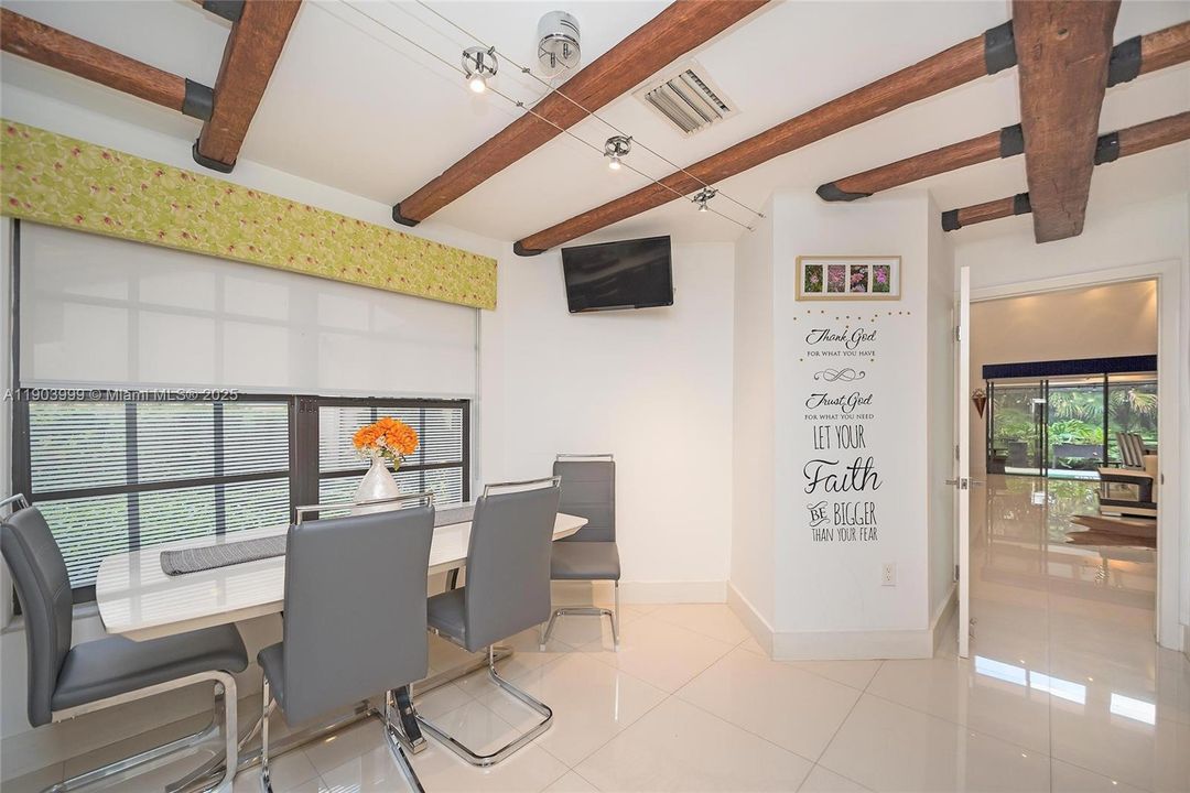 En Renta: $6,500 (3 camas, 2 baños, 2037 Pies cuadrados)