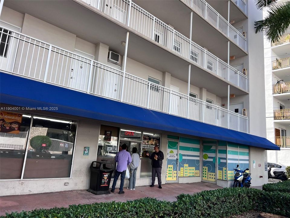 For Sale: $282,000 (1 beds, 1 baths, 730 Square Feet)