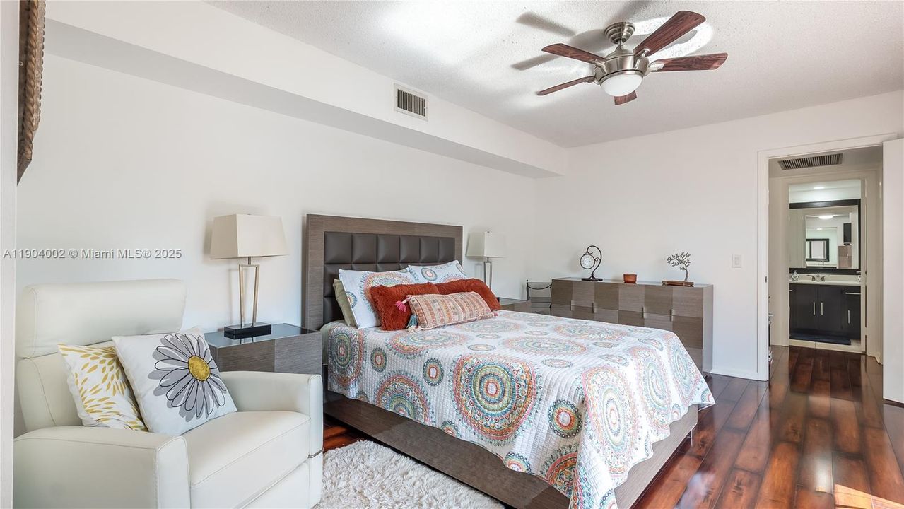 For Sale: $400,000 (3 beds, 2 baths, 1488 Square Feet)