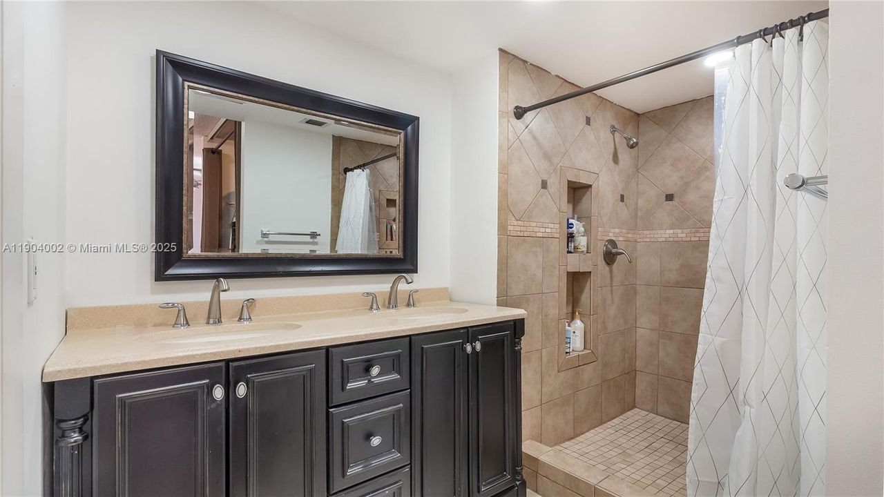 For Sale: $400,000 (3 beds, 2 baths, 1488 Square Feet)