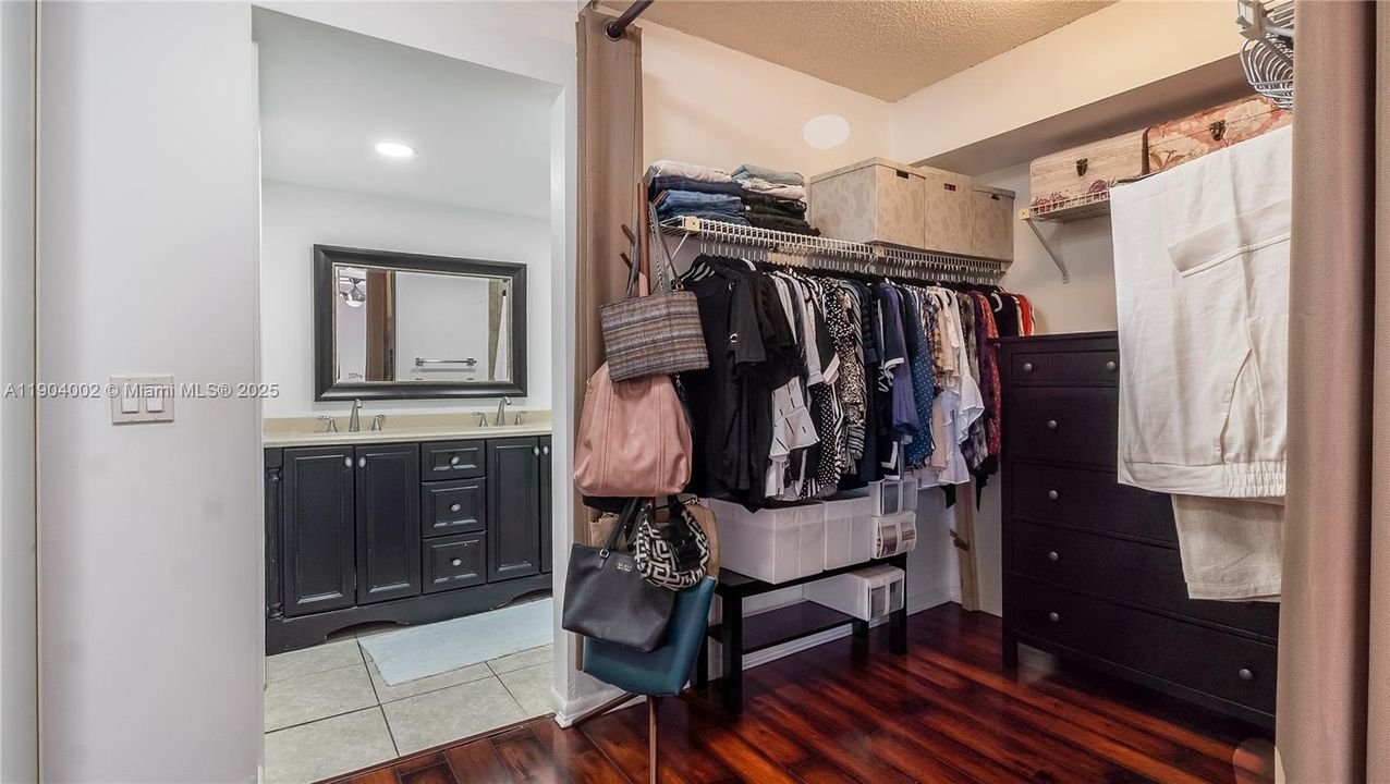 For Sale: $400,000 (3 beds, 2 baths, 1488 Square Feet)