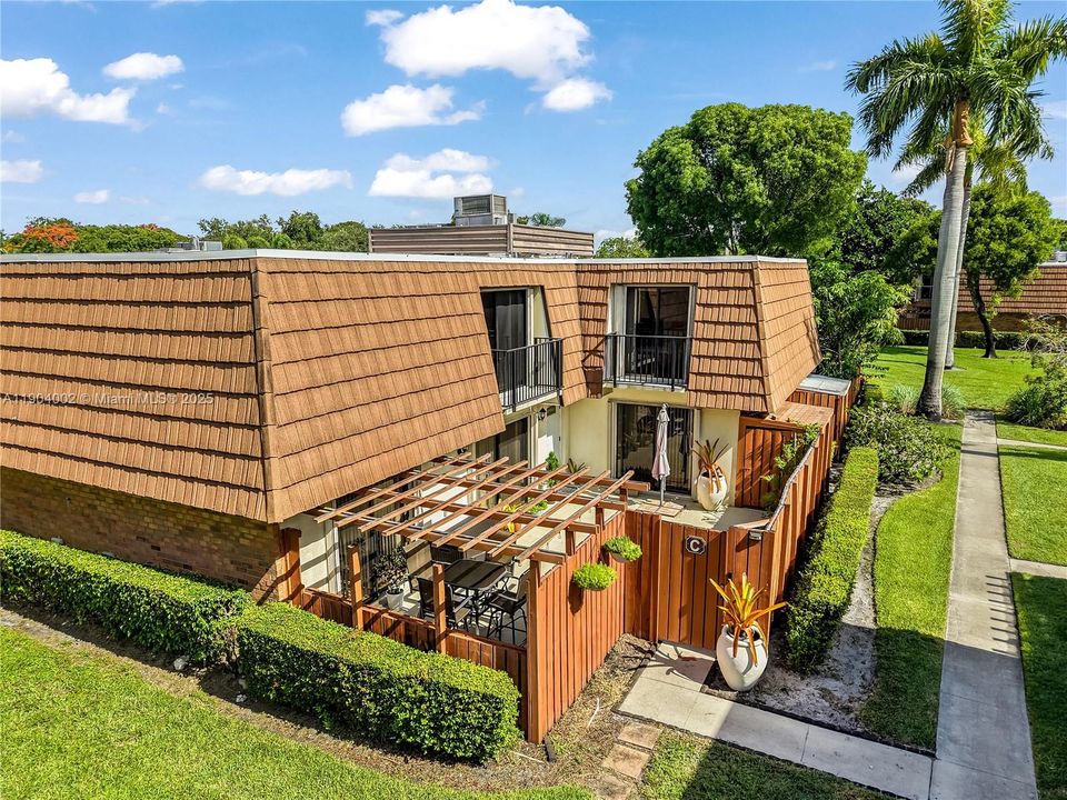 For Sale: $400,000 (3 beds, 2 baths, 1488 Square Feet)