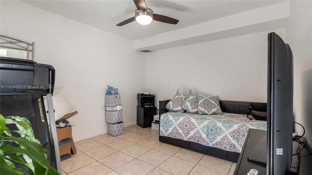 For Sale: $400,000 (3 beds, 2 baths, 1488 Square Feet)