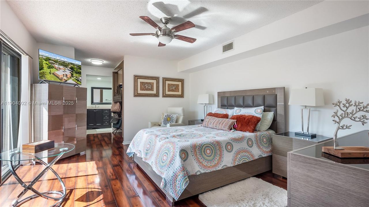 For Sale: $400,000 (3 beds, 2 baths, 1488 Square Feet)