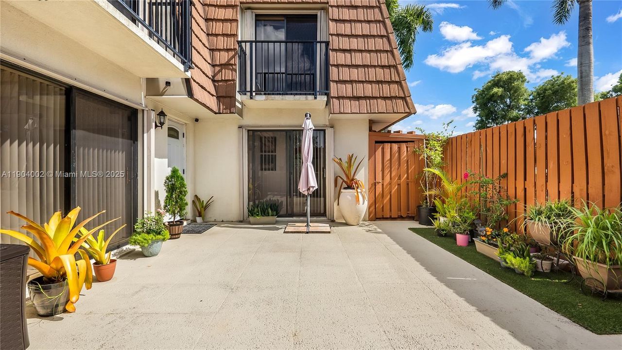 For Sale: $400,000 (3 beds, 2 baths, 1488 Square Feet)