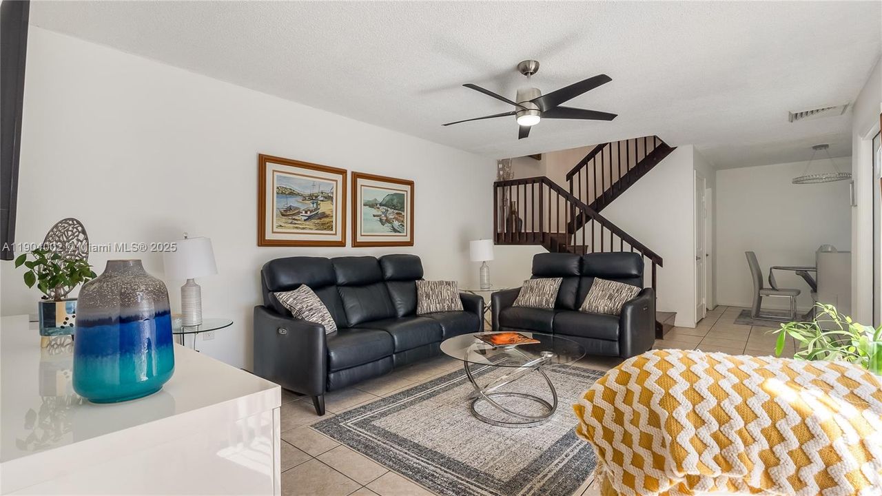 For Sale: $400,000 (3 beds, 2 baths, 1488 Square Feet)