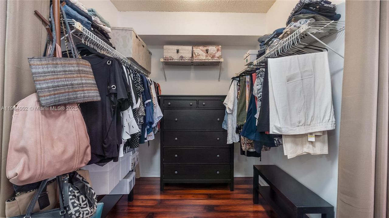 For Sale: $400,000 (3 beds, 2 baths, 1488 Square Feet)