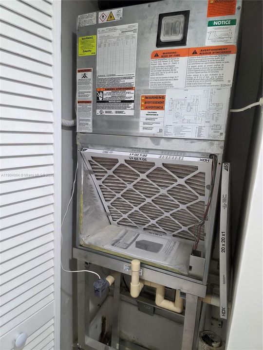 Recently Rented: $2,399 (2 beds, 1 baths, 968 Square Feet)