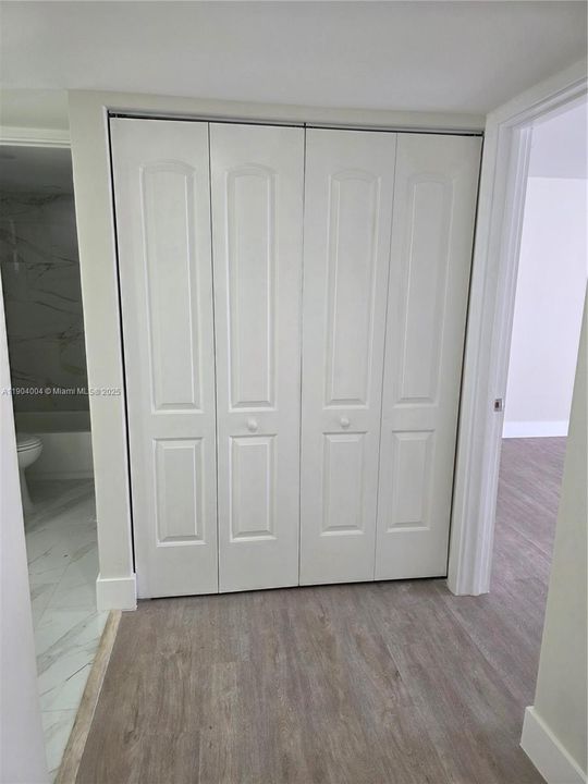 Recently Rented: $2,399 (2 beds, 1 baths, 968 Square Feet)