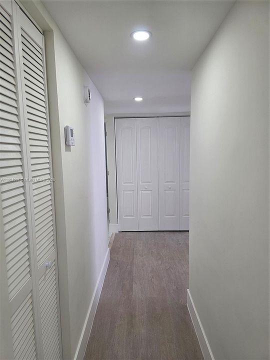 Recently Rented: $2,399 (2 beds, 1 baths, 968 Square Feet)