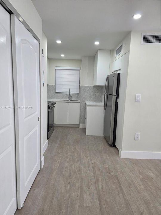 Recently Rented: $2,399 (2 beds, 1 baths, 968 Square Feet)
