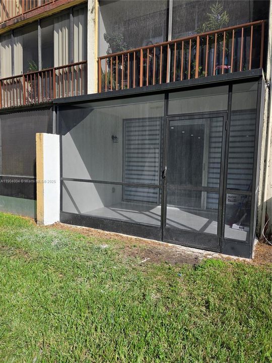 Recently Rented: $2,399 (2 beds, 1 baths, 968 Square Feet)