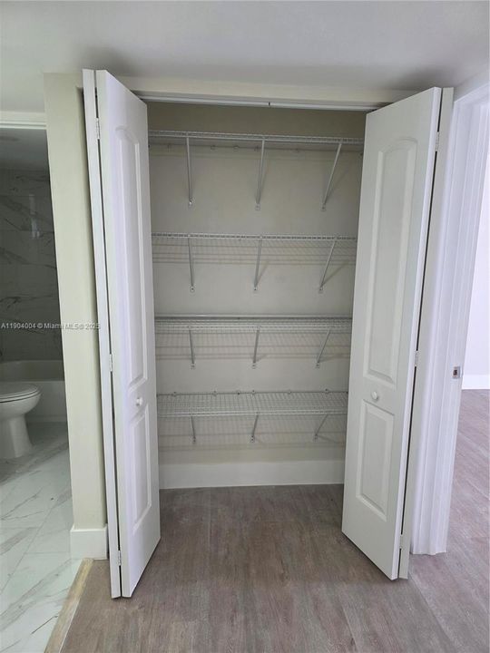 Recently Rented: $2,399 (2 beds, 1 baths, 968 Square Feet)