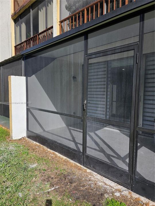 Recently Rented: $2,399 (2 beds, 1 baths, 968 Square Feet)