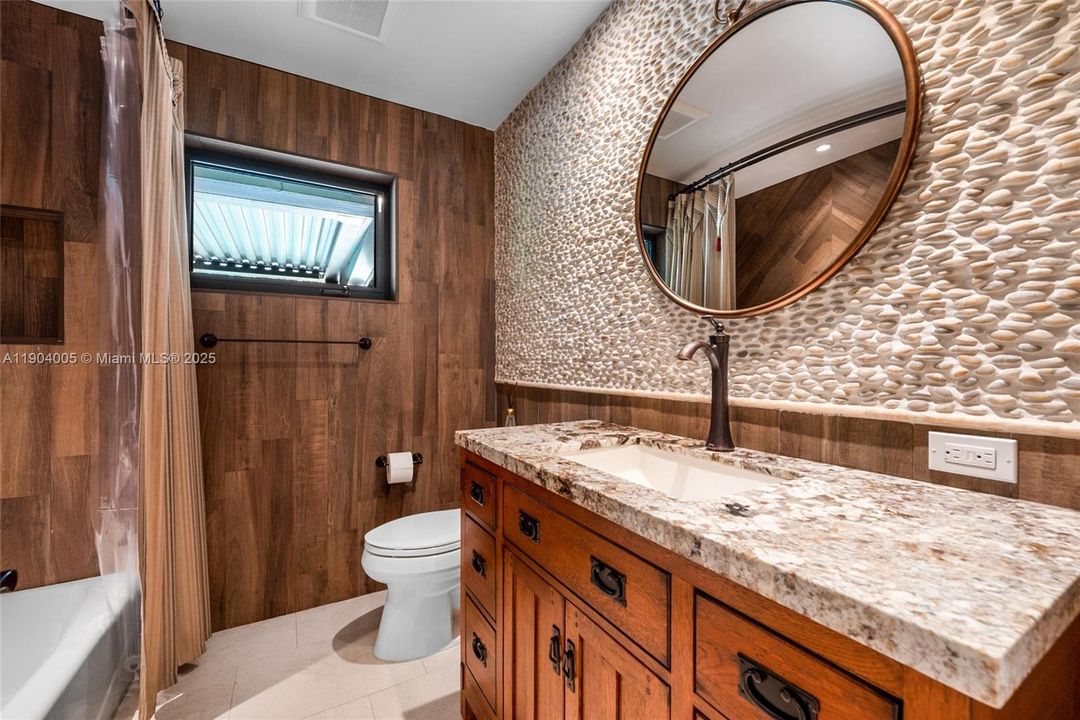 Recently Rented: $10,500 (3 beds, 2 baths, 2746 Square Feet)