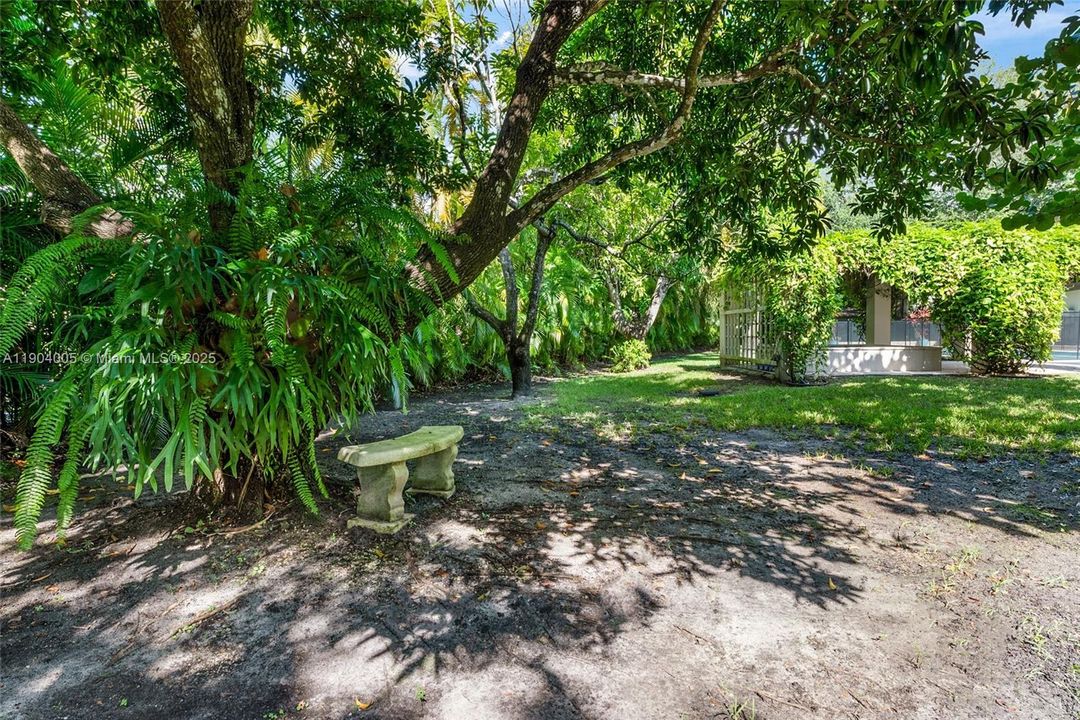 Recently Rented: $10,500 (3 beds, 2 baths, 2746 Square Feet)