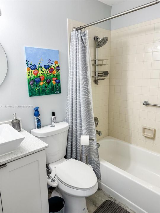 For Sale: $234,900 (2 beds, 2 baths, 956 Square Feet)