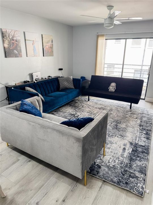 For Sale: $234,900 (2 beds, 2 baths, 956 Square Feet)