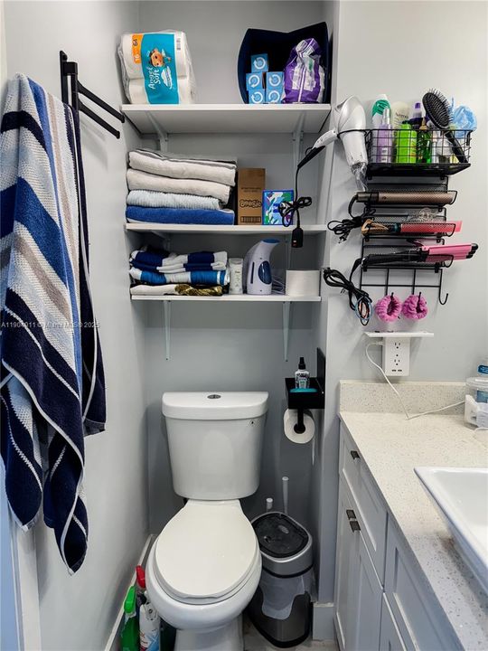 For Sale: $234,900 (2 beds, 2 baths, 956 Square Feet)