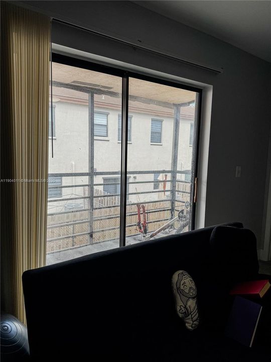 For Sale: $234,900 (2 beds, 2 baths, 956 Square Feet)