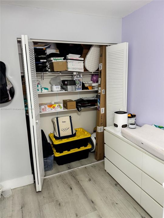 For Sale: $234,900 (2 beds, 2 baths, 956 Square Feet)