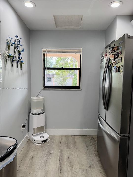 For Sale: $234,900 (2 beds, 2 baths, 956 Square Feet)