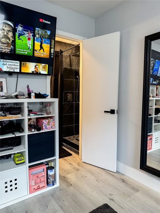 For Sale: $234,900 (2 beds, 2 baths, 956 Square Feet)