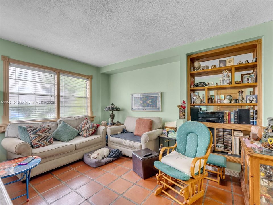 For Sale: $965,000 (0 beds, 0 baths, 2646 Square Feet)