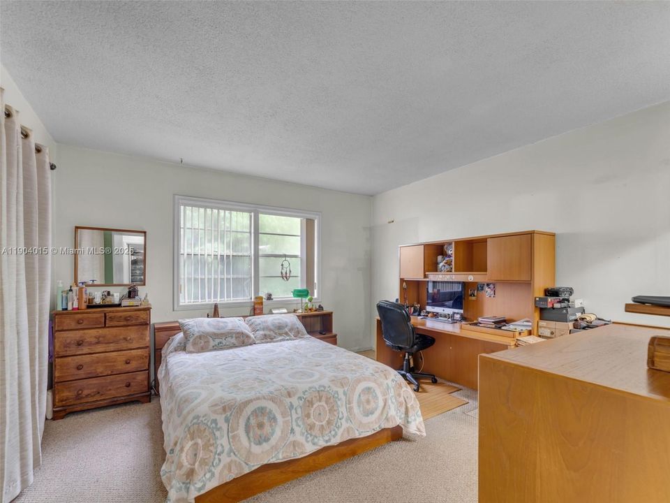 For Sale: $965,000 (0 beds, 0 baths, 2646 Square Feet)