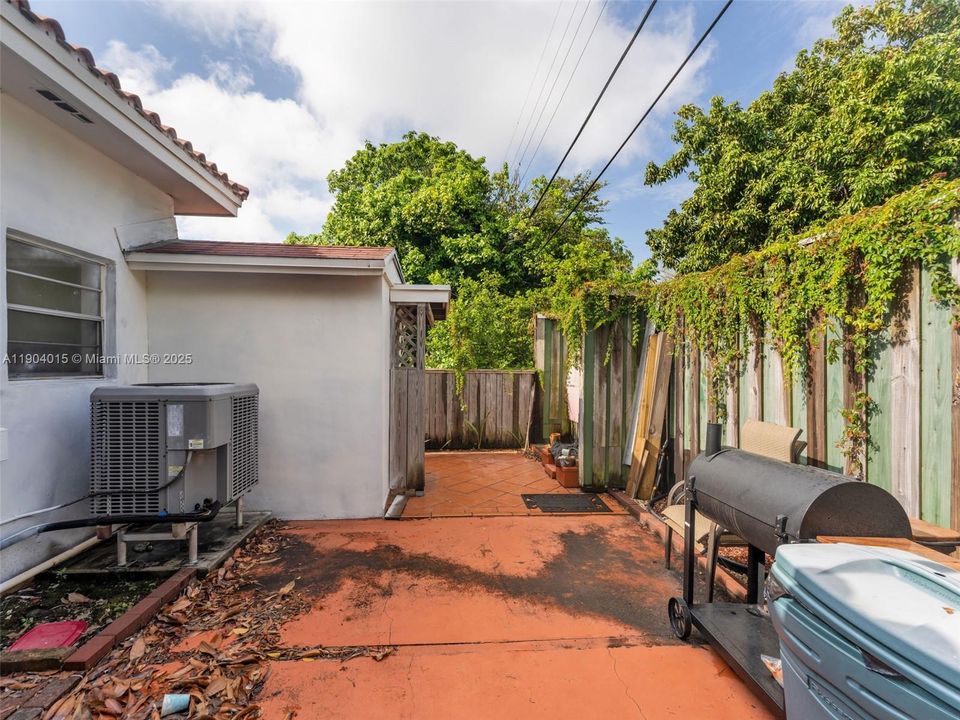 For Sale: $965,000 (0 beds, 0 baths, 2646 Square Feet)