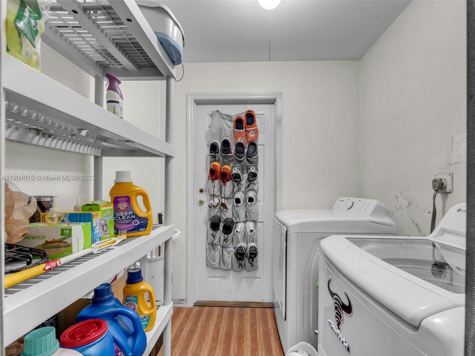 For Sale: $965,000 (0 beds, 0 baths, 2646 Square Feet)