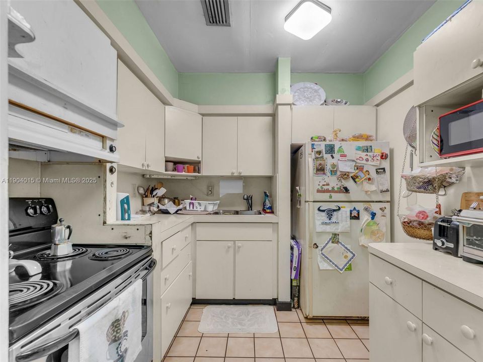 For Sale: $965,000 (0 beds, 0 baths, 2646 Square Feet)