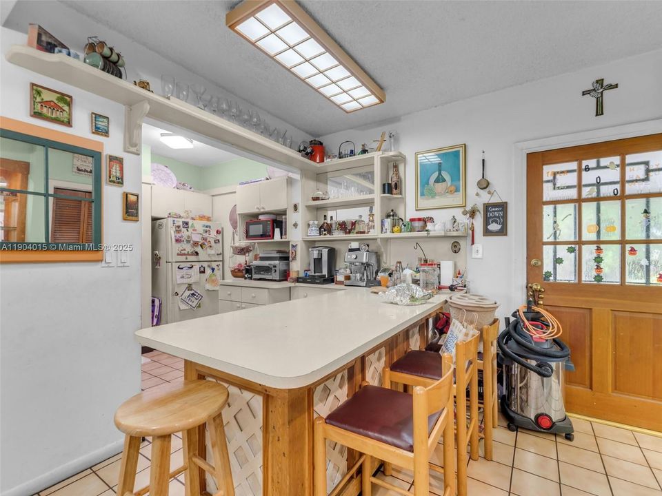 For Sale: $965,000 (0 beds, 0 baths, 2646 Square Feet)