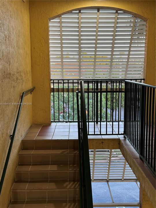 For Rent: $2,550 (2 beds, 2 baths, 870 Square Feet)