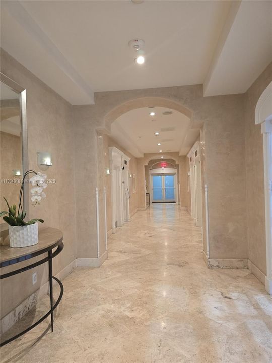 合同活跃: $345,000 (1 贝兹, 1 浴室, 671 平方英尺)