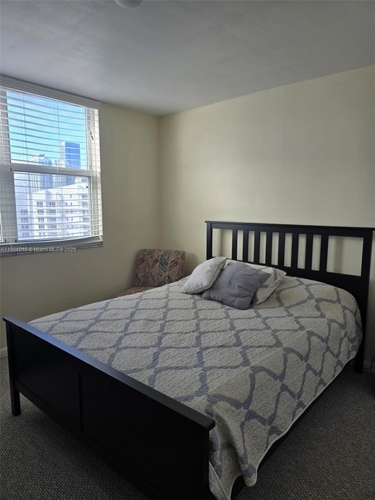 合同活跃: $345,000 (1 贝兹, 1 浴室, 671 平方英尺)