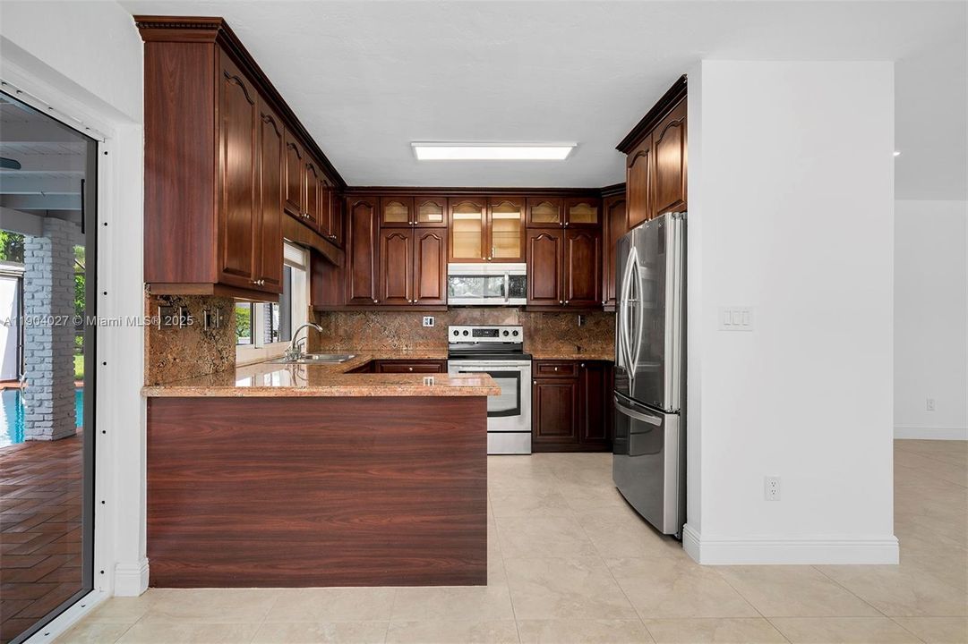 For Rent: $7,500 (4 beds, 2 baths, 2080 Square Feet)