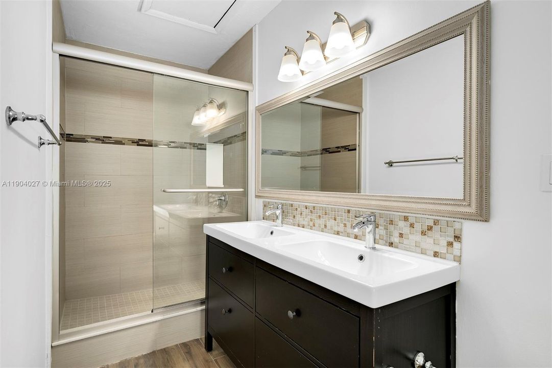 For Rent: $7,500 (4 beds, 2 baths, 2080 Square Feet)