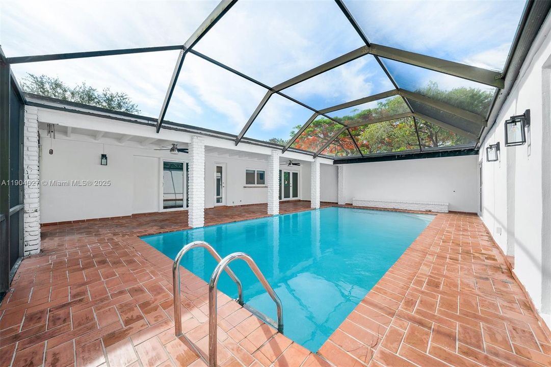 For Rent: $7,500 (4 beds, 2 baths, 2080 Square Feet)